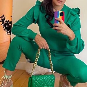 ‼️⚠️Green Ruffled sweater ‼️⚠️